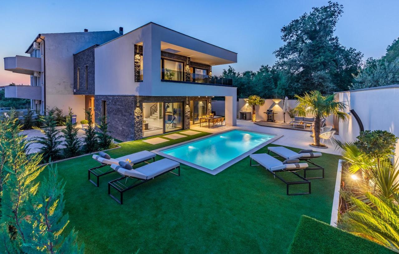 Superb Design Villa מדולין מראה חיצוני תמונה